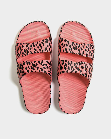 LEO PINK MARTINI WOMENS FOOTWEAR FREEDOM MOSES SLIDES - FM-LEOPINK-34-35