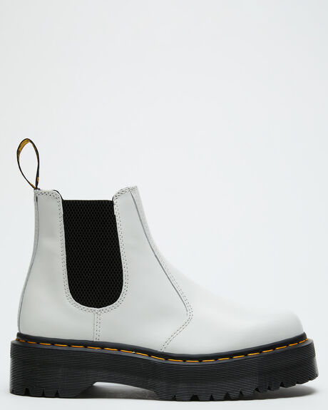 WHITE WOMENS FOOTWEAR DR. MARTENS BOOTS - 25055100WHT