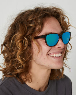Surfstitch 2025 mens sunglasses