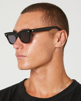 Men s Sunglasses Wayfarers Aviators More SurfStitch
