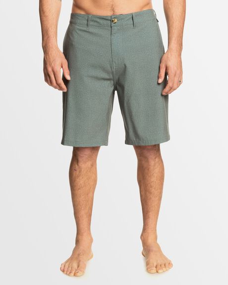 URBAN CHIC MENS CLOTHING QUIKSILVER BOARDSHORTS - AQYHY03241-KRN0