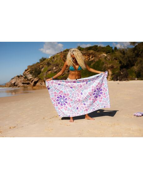 CHASING SUNSETS WOMENS ACCESSORIES NAKIE TOWELS - TOWELCHASINGSUNSET