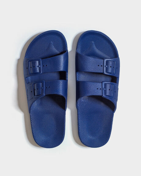 NAVY WOMENS FOOTWEAR FREEDOM MOSES SLIDES + THONGS - FM-NAV-3435