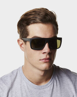 Men S Fashion Buy Men S Clothing Footwear Accessories More Online Surfstitch