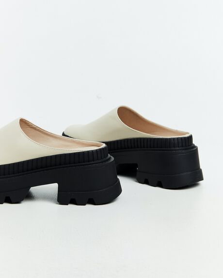 VANILLA/BLACK WOMENS FOOTWEAR ALICE IN THE EVE SANDALS - 52558300015