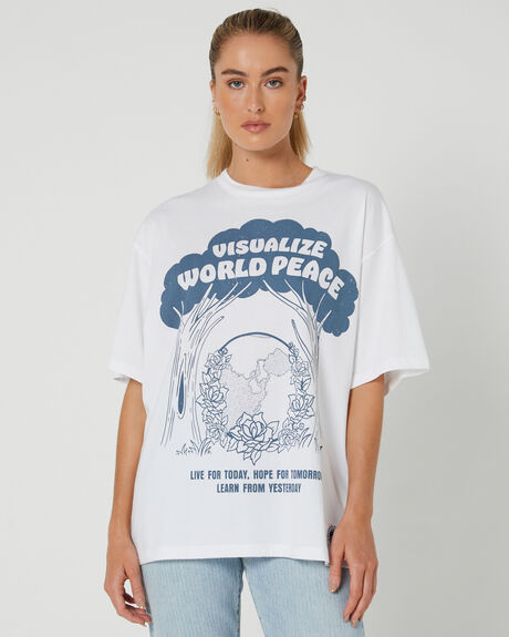 WORLD PEACE WOMENS CLOTHING LEVI'S TEES - A4924-0005