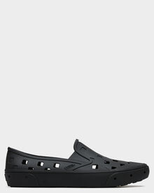 Vans surf shop trek slip on