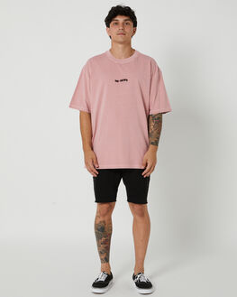 Pink t shirt outfit mens outlet