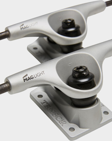SILVER SKATE HARDWARE TENSOR TRUCKS TRUCKS - 10415169SIL