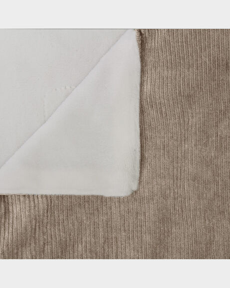 SHELL HOME + BODY HOME BAMBURY FURNISHINGS - BLVFLYTRSHE
