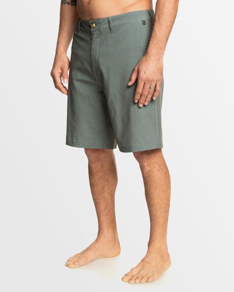 URBAN CHIC MENS CLOTHING QUIKSILVER BOARDSHORTS - AQYHY03241-KRN0