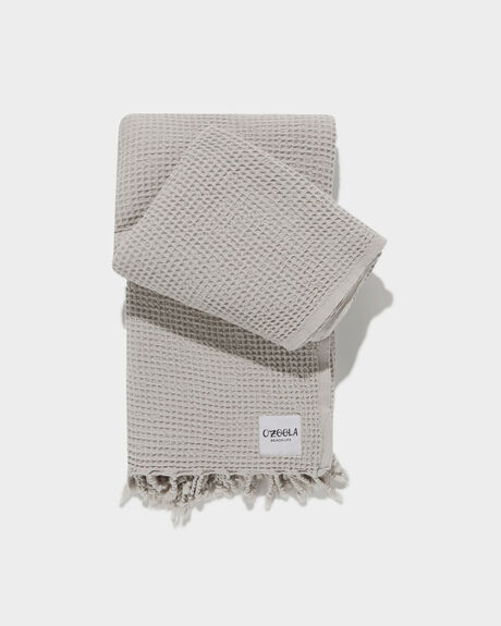 GREY WOMENS ACCESSORIES OZOOLA BEACHLIFE TOWELS - SQ4831196