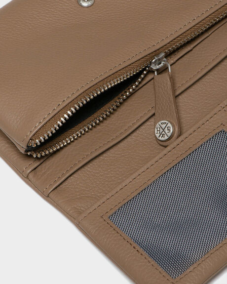 OAK WOMENS ACCESSORIES STITCH AND HIDE PURSES + WALLETS - WW_PAIGET_OAK
