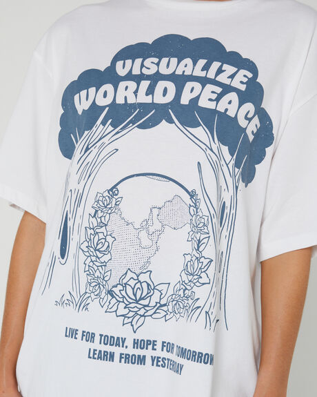 WORLD PEACE WOMENS CLOTHING LEVI'S TEES - A4924-0005