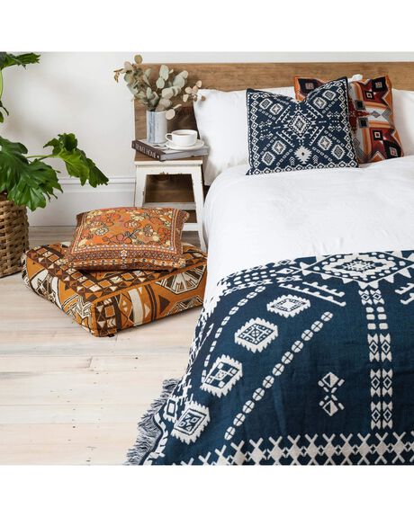 STRAWBERRY FIELDS HOME + BODY HOME HENDEER FURNISHINGS - STFIELDS-SCUSH