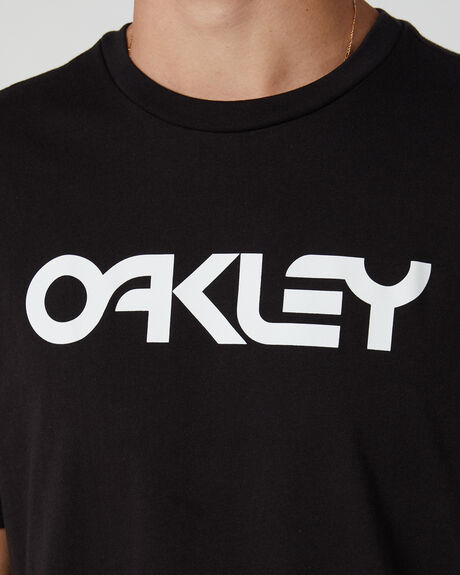 BLACK/WHITE MENS CLOTHING OAKLEY T-SHIRTS + SINGLETS - FOA404011022