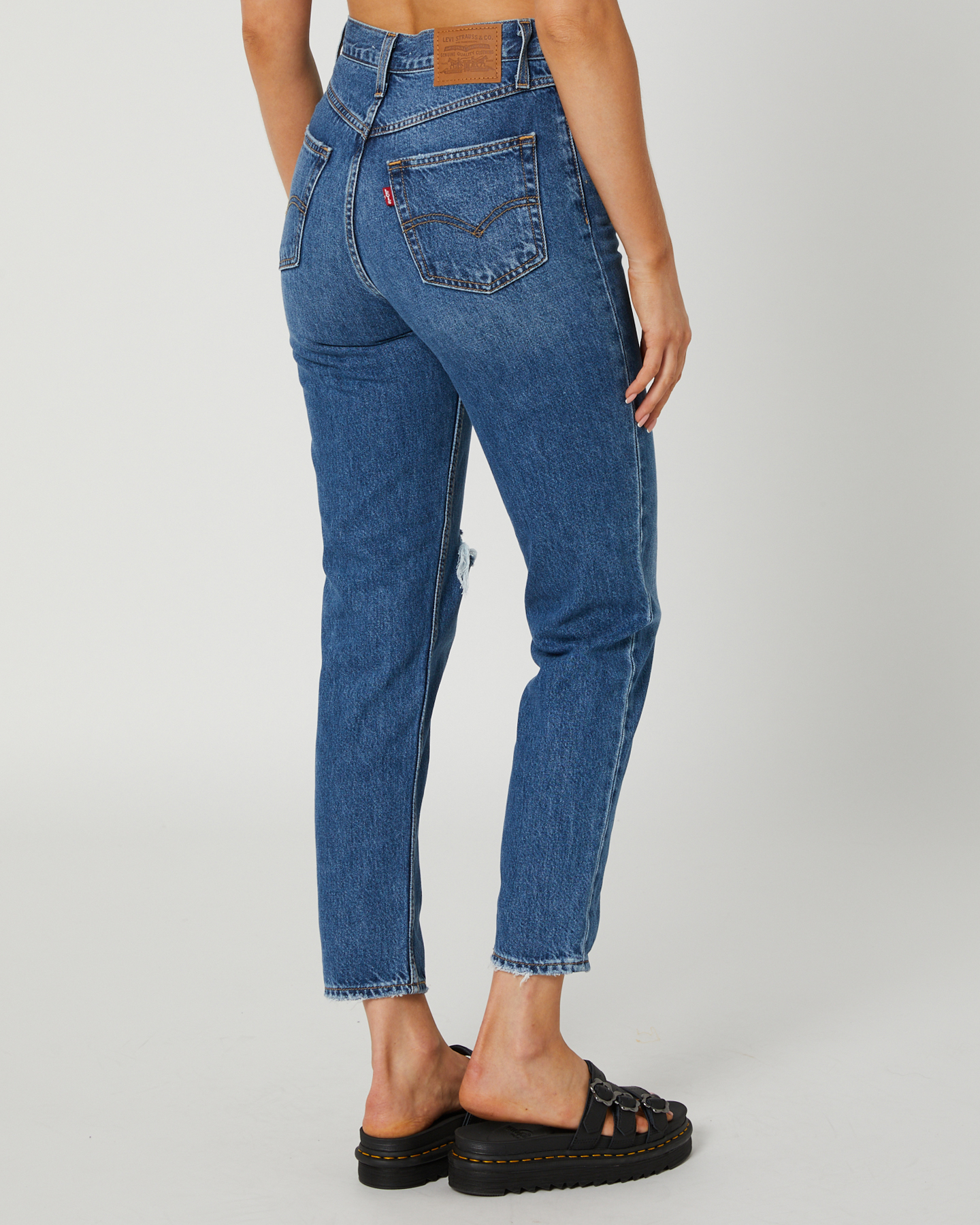 Levi's 80S Mom Jean - Medium Indigo | SurfStitch