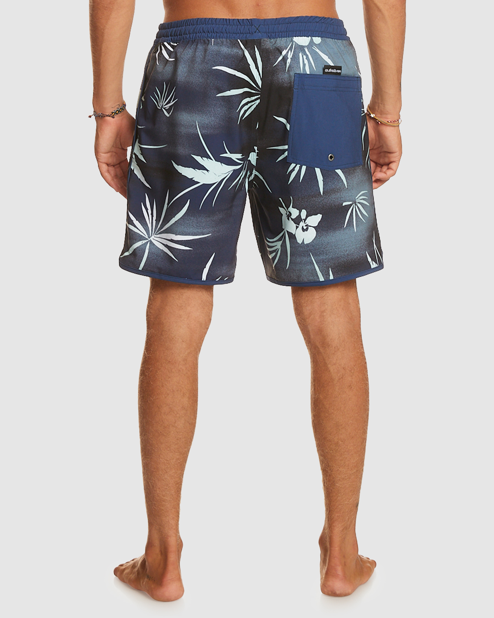 Quiksilver Mens Surfsilk Scallop Volley 17 Inch Swim Shorts - Naval ...