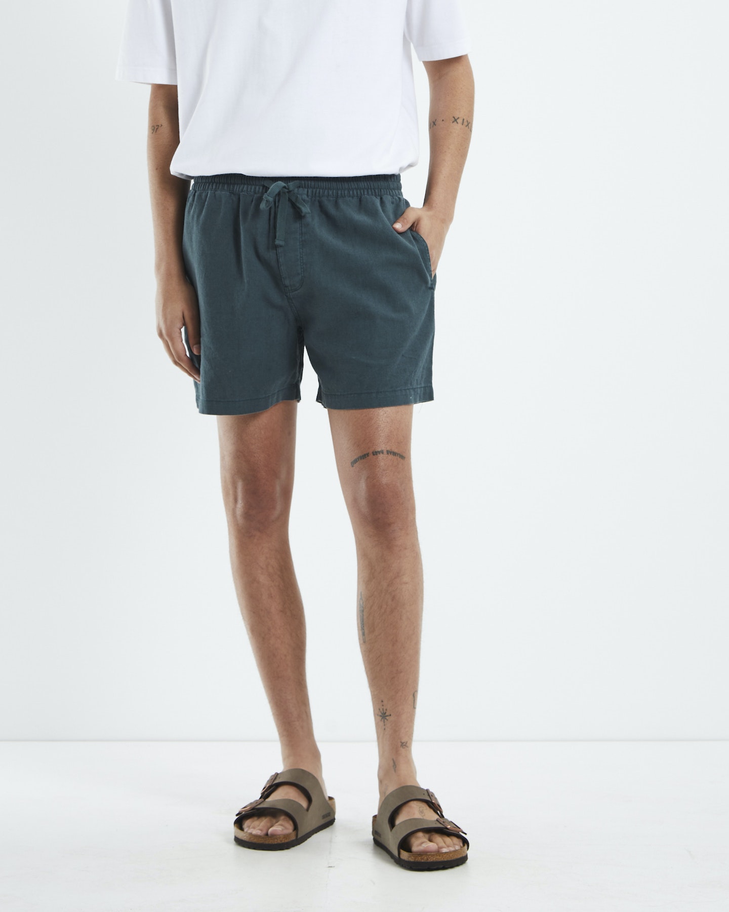 Arvust Puglia Linen Shorts - Bottle Green | SurfStitch