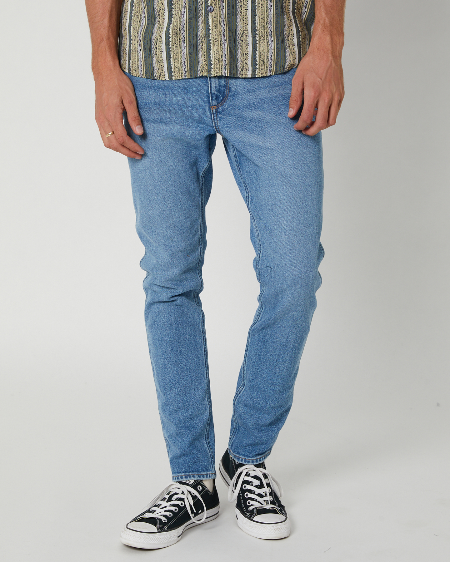 Buy Blue Jeans for Men by Wrangler Online