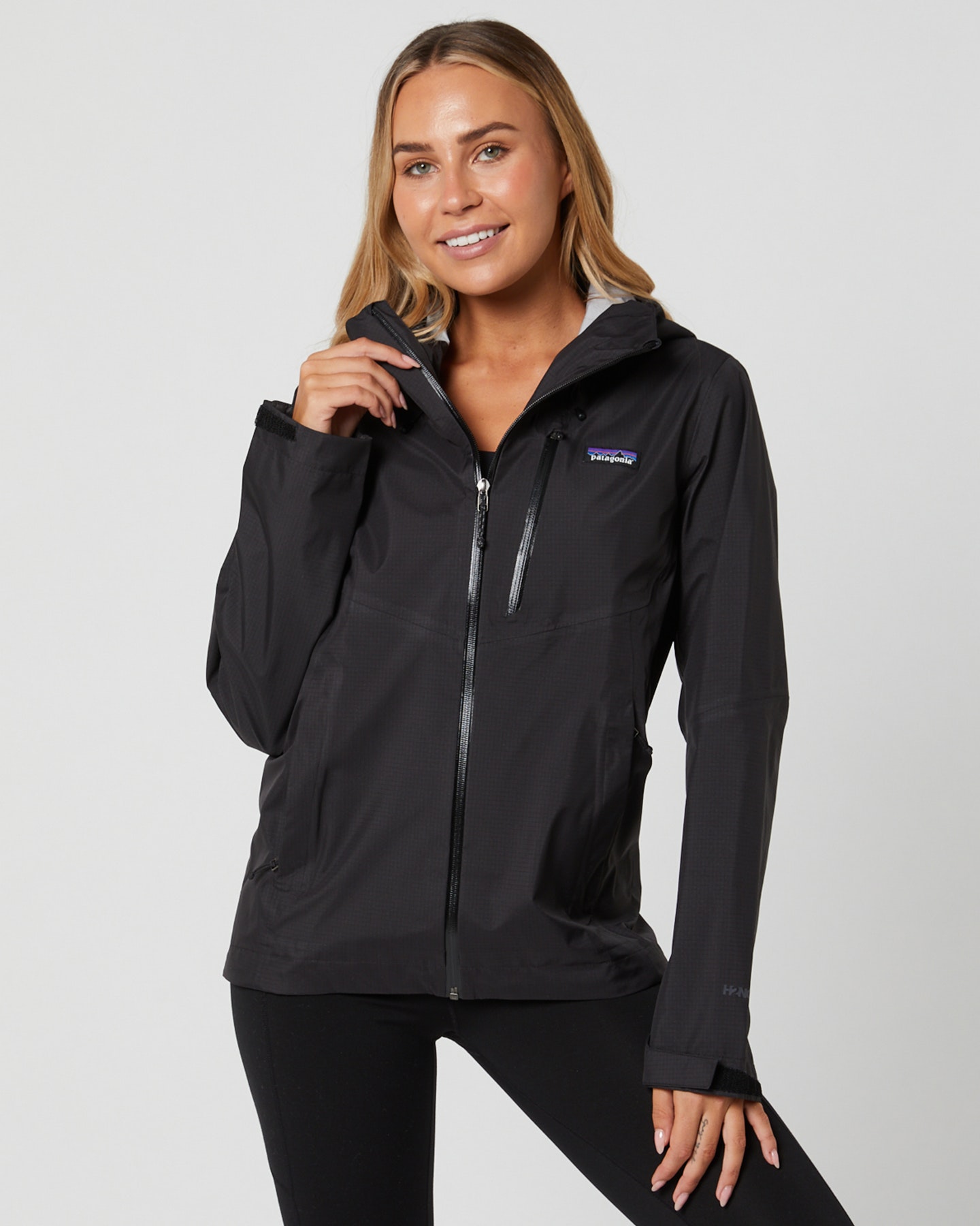 Black patagonia zip up discount