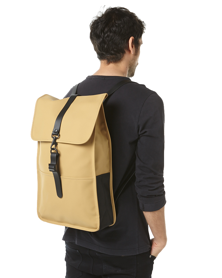 Rains 14l online backpack