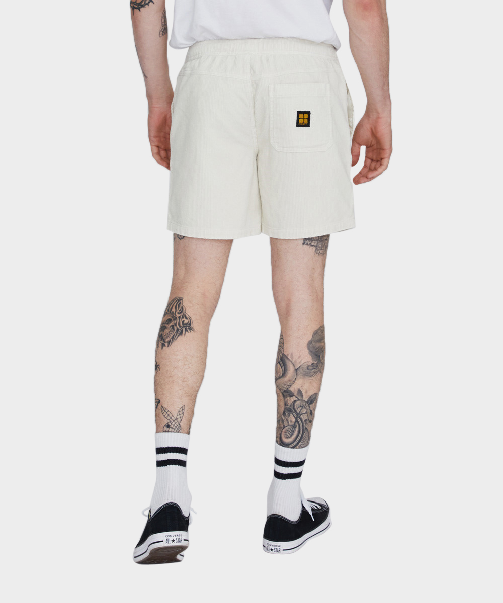 cream shorts mens