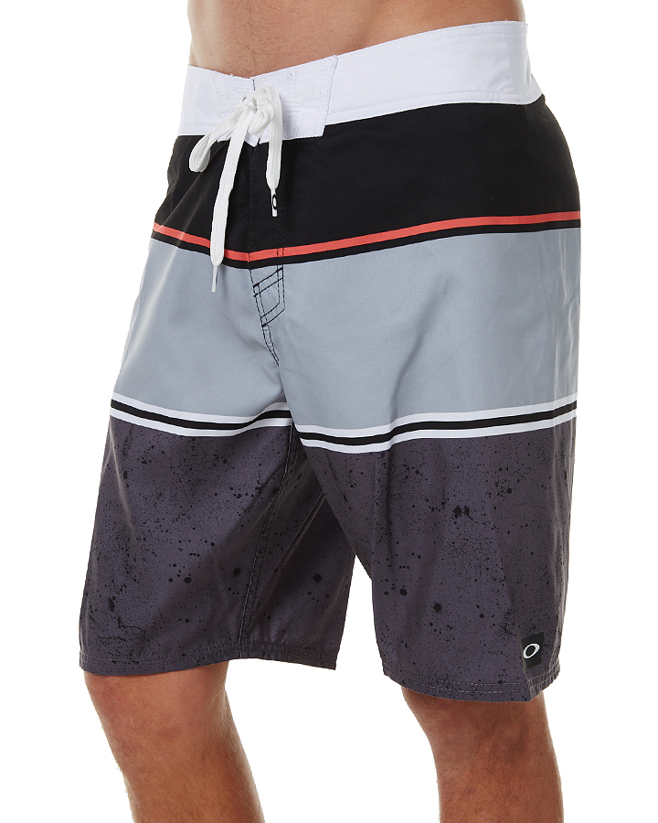 mens oakley board shorts