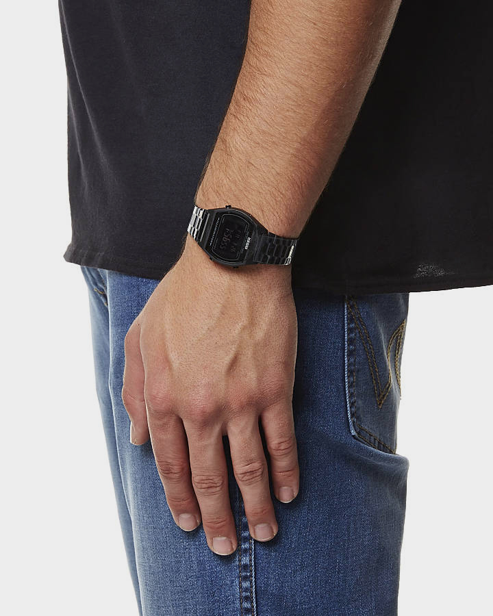 casio vintage all black