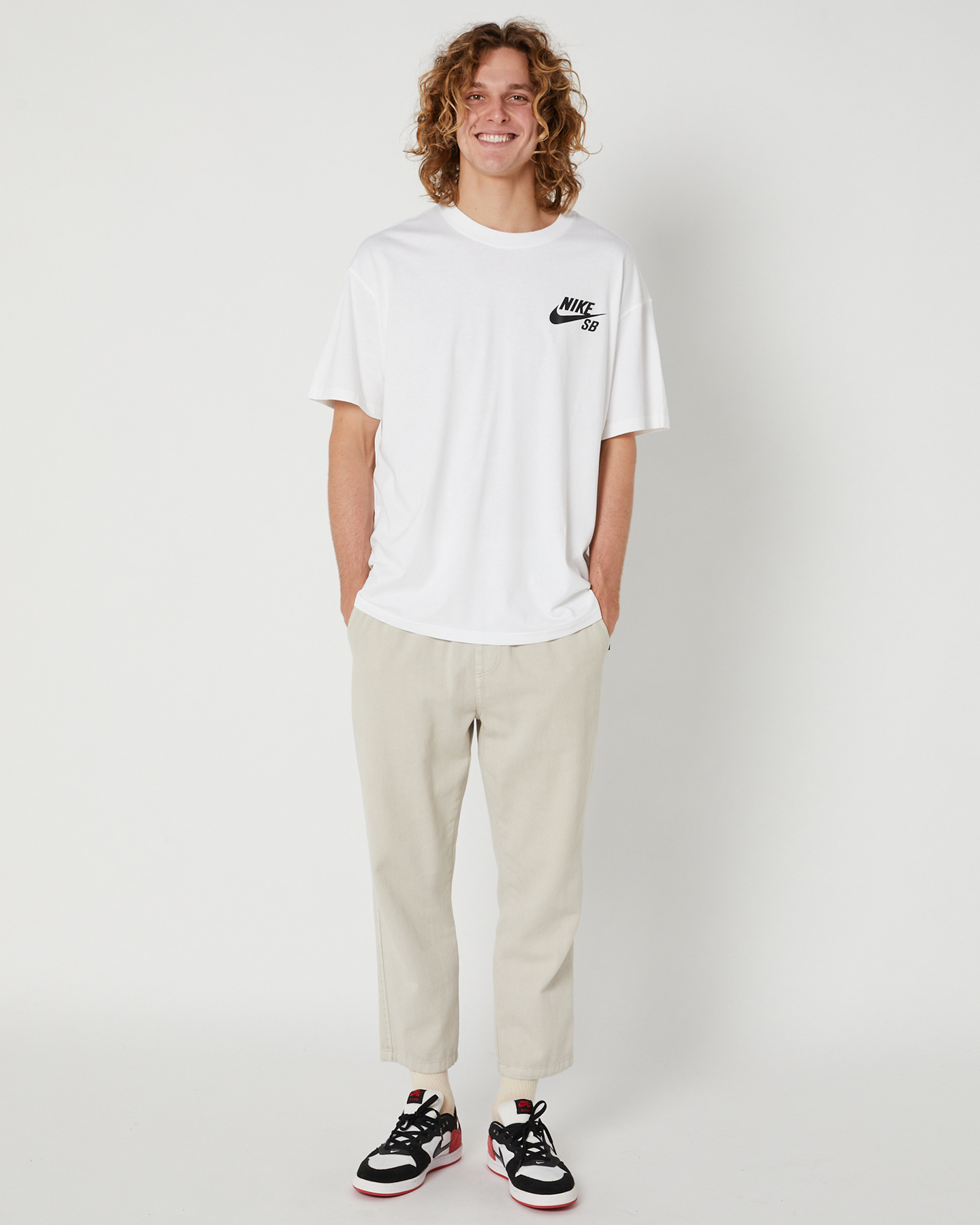 nike graphic tee mens