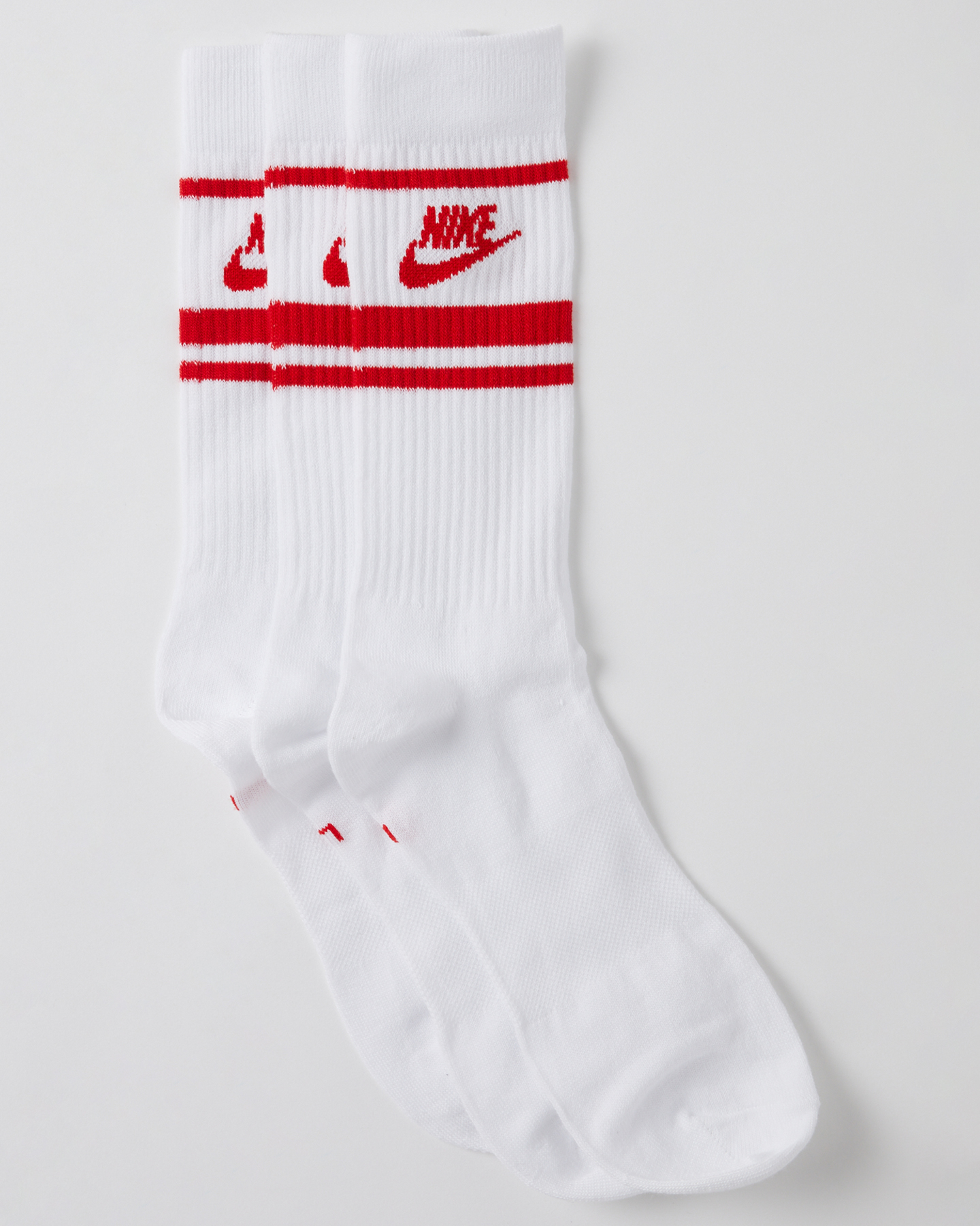 Menselijk ras Geplooid routine Nike Sportswear Everyday Essential - White University Red | SurfStitch