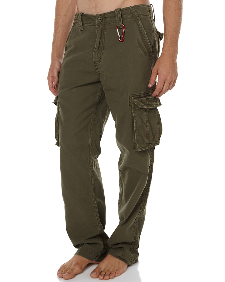 olive cargo pants outfit men