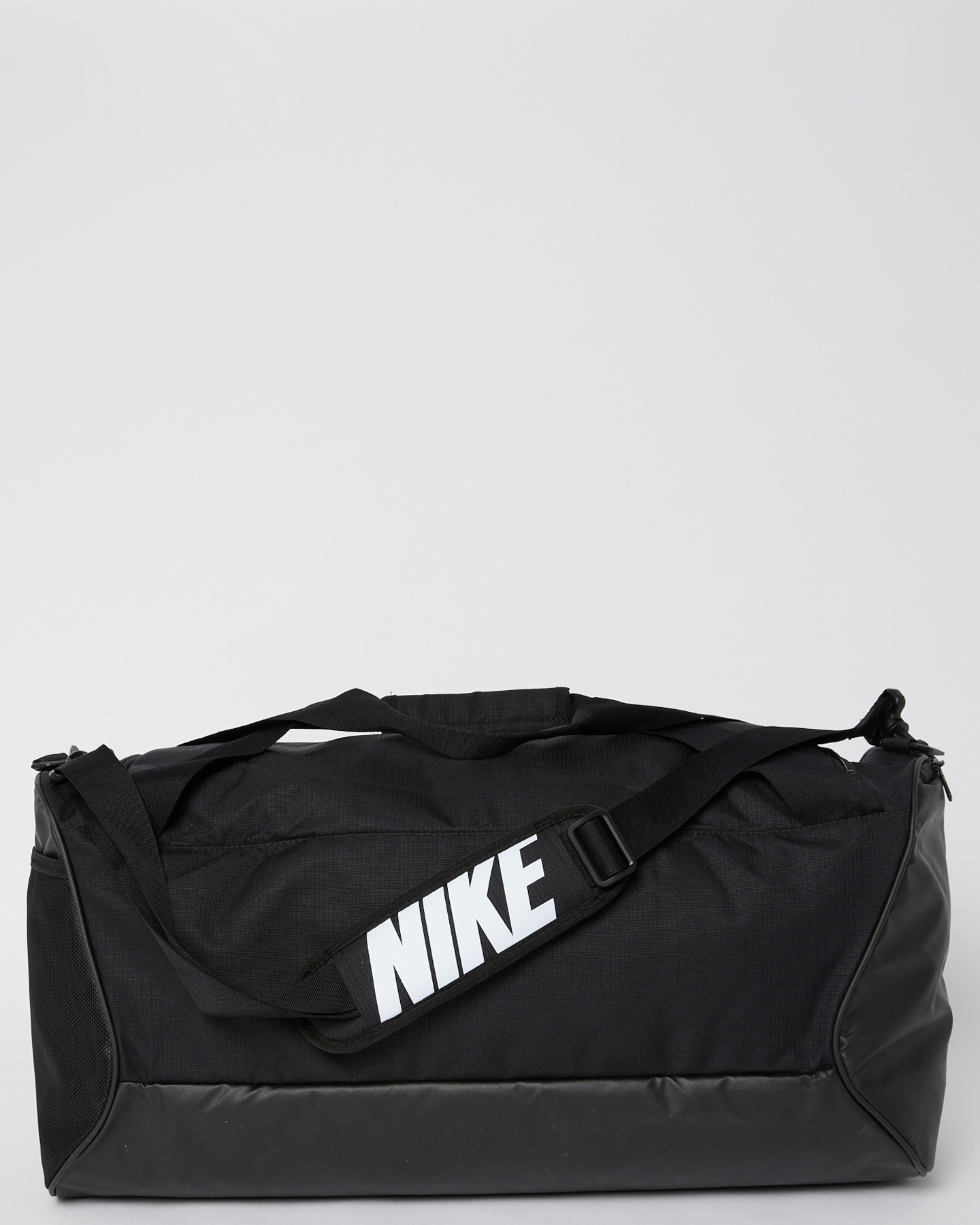 Nike Brasilia 9.5 Duffle Bag - Black Black | SurfStitch