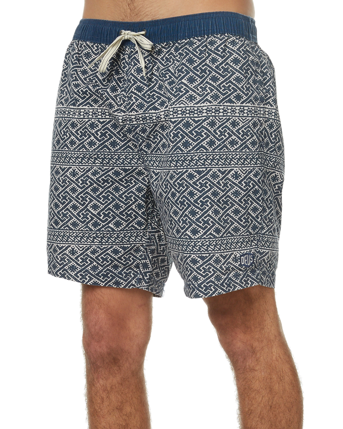deus ex machina sandbar shorts