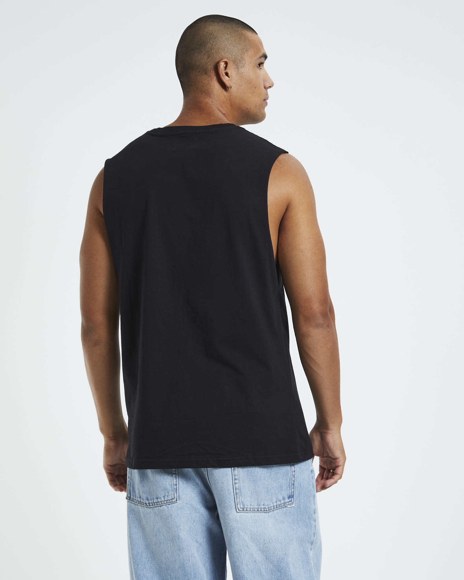black muscle tee