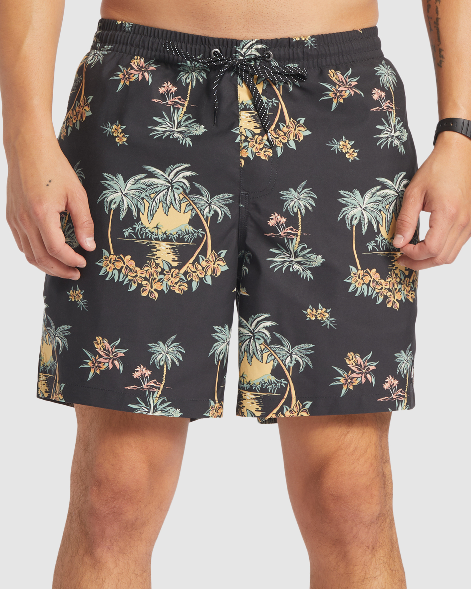 Maillots de bain, Short de bain Quiksilver Everyday Surfwash 15 - Bering  Sea, Short de bain Quiksilver Original Arch 17 - Black, Short de bain  Quiksilver Everyday Mix 17 - Tarmac, Short